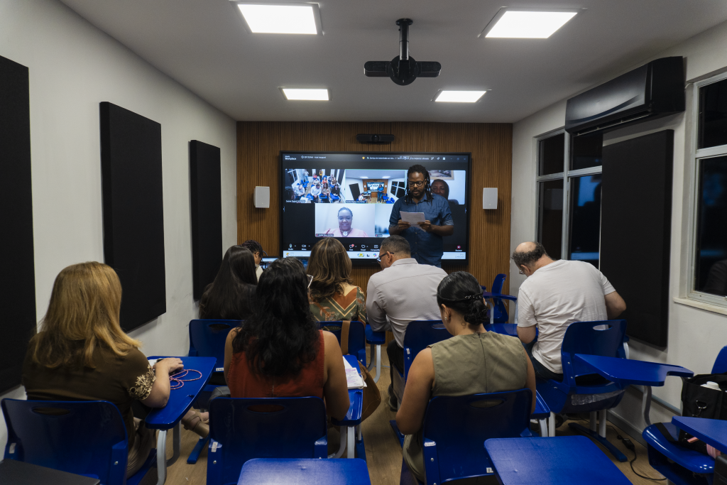 ISC/UFBA inicia Programa de Formação Avançada em Saúde Coletiva com Aula Inaugural em sala adaptada